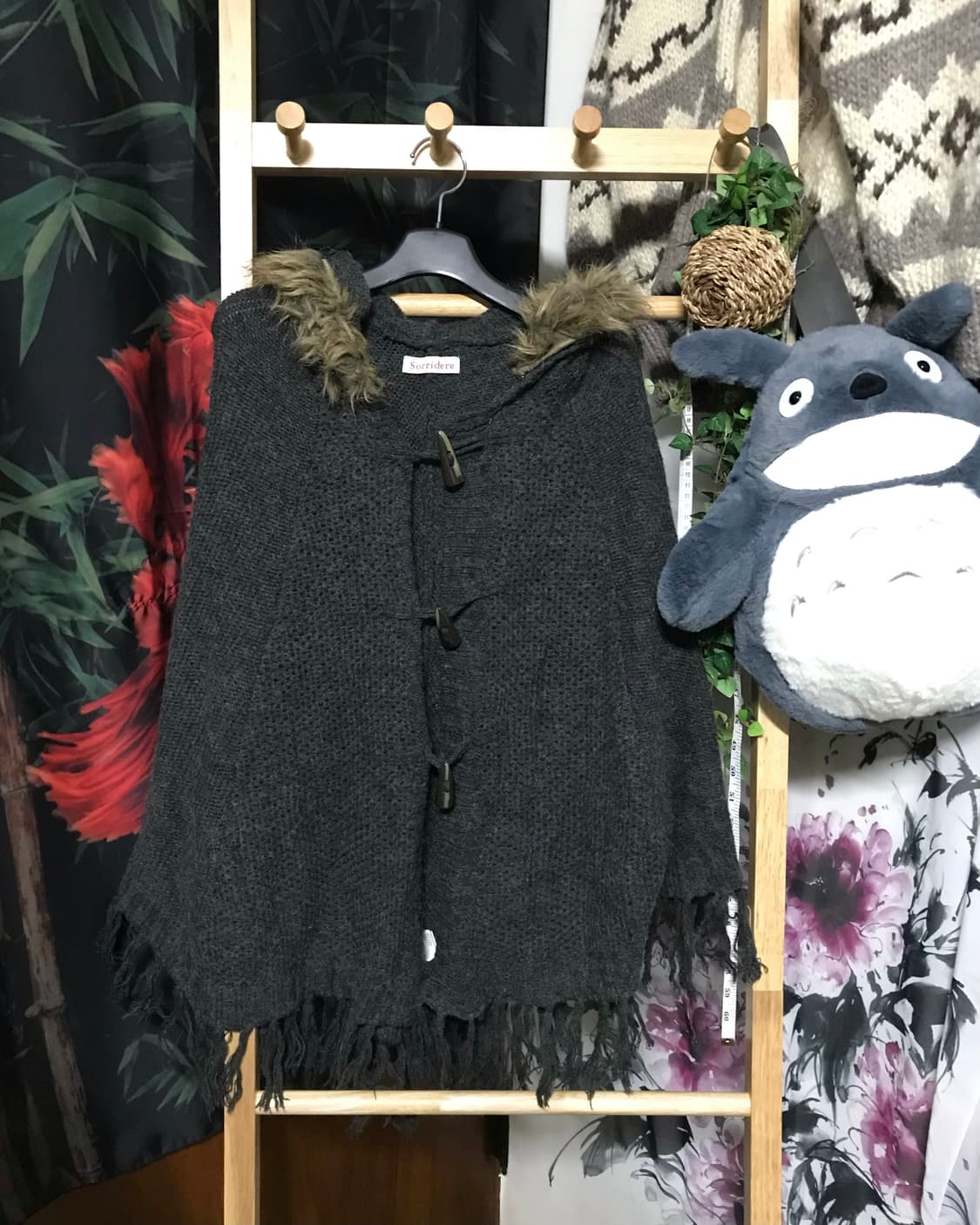 Jp 차콜그레이 테슬 퍼 니트 케이프 상품이미지1