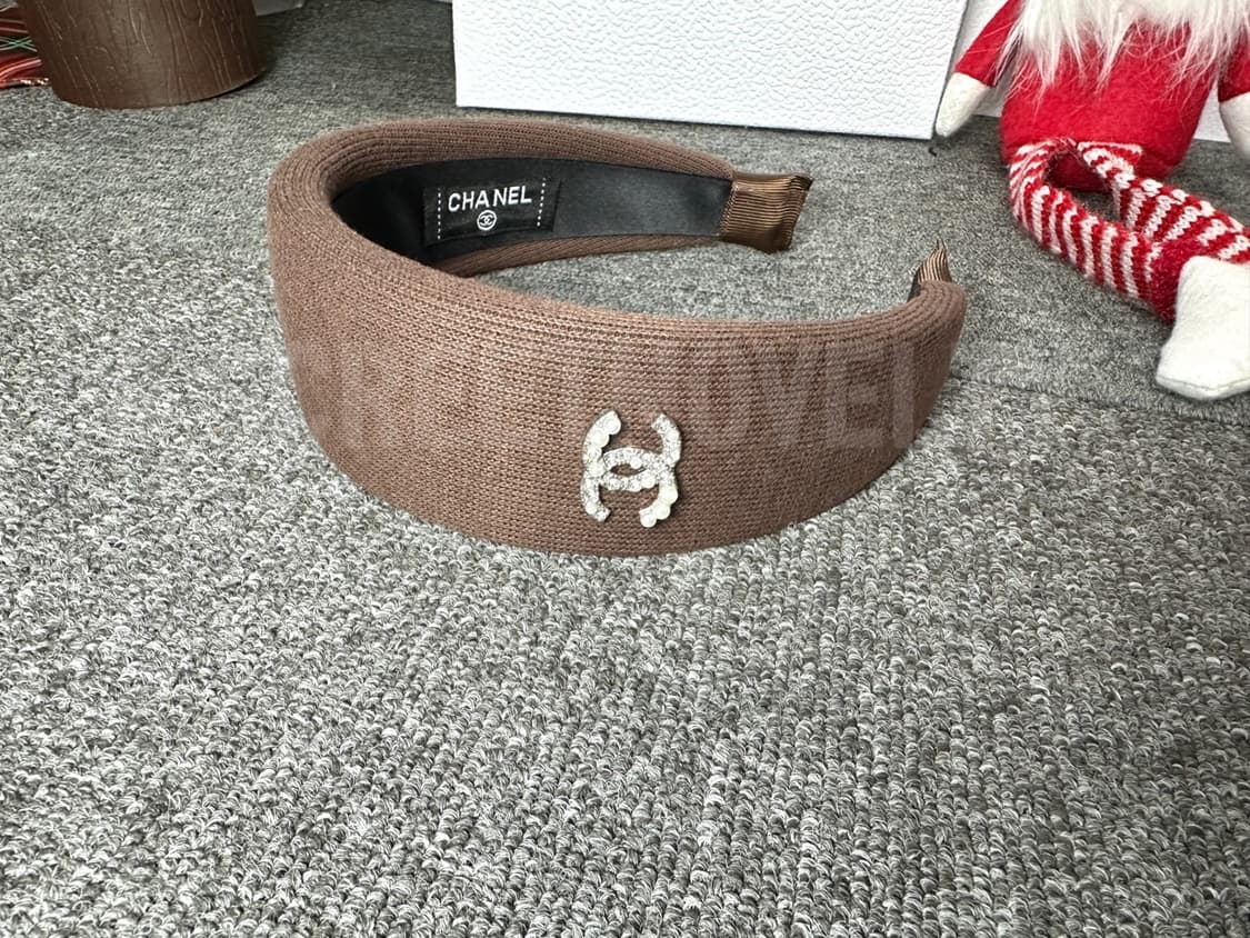 샤넬 진주 큐빅 머리띠 브라운 상품이미지5