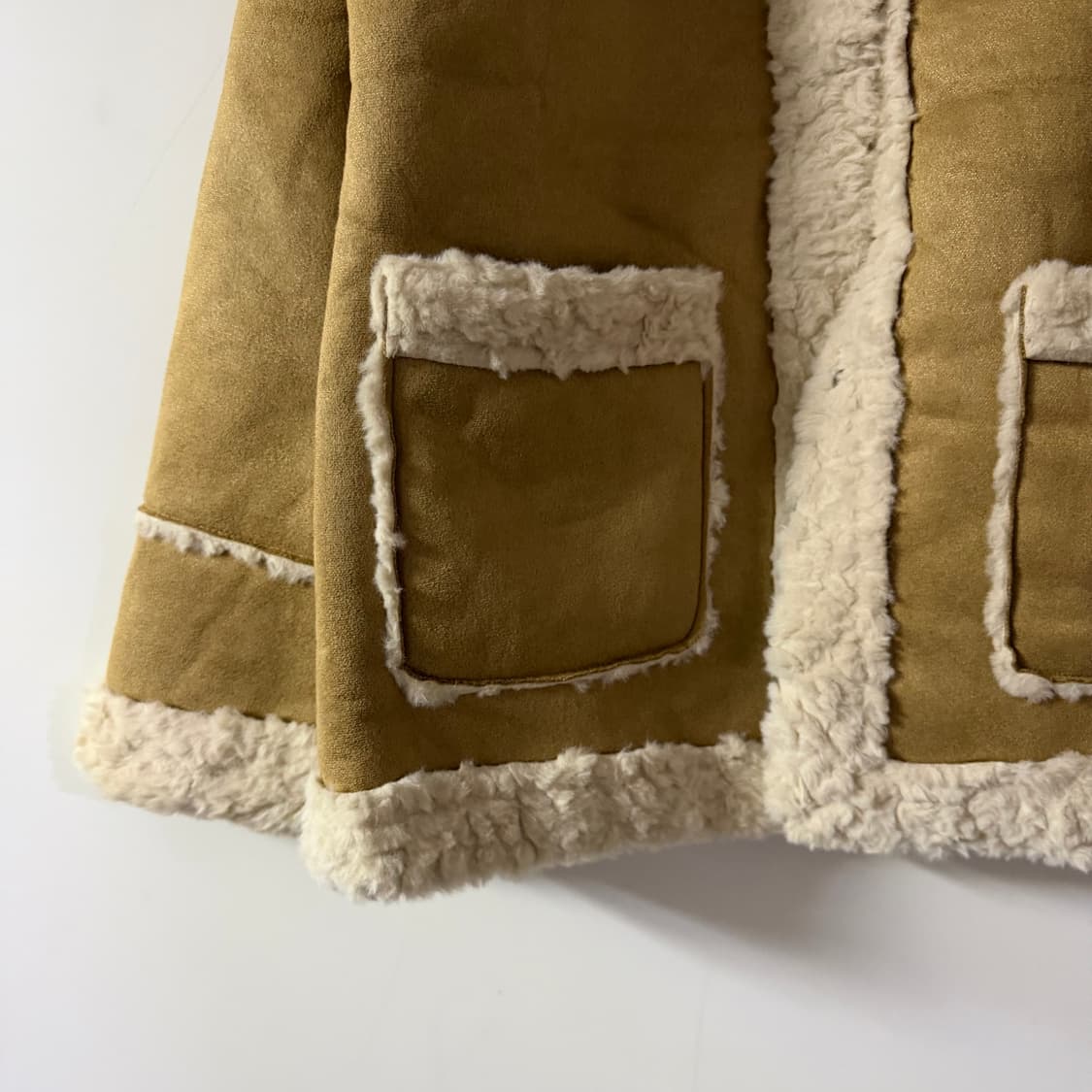 새상품 여자 무스탕 미디자켓 상품이미지2