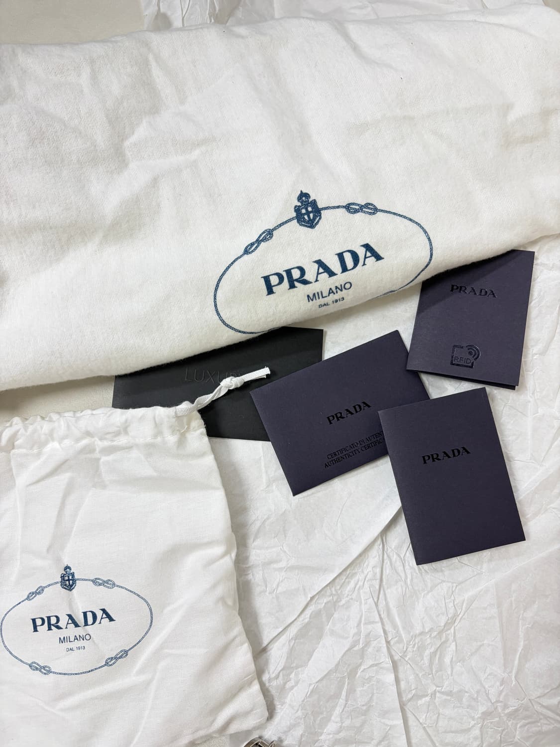 프라다 브러시드 가죽 숄더백 (1회 착용) 상품이미지7