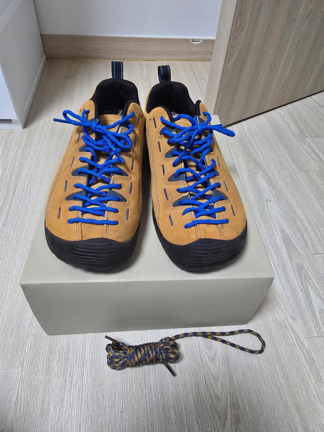 킨 재스퍼 카멜
- 290 사이즈 상품이미지1