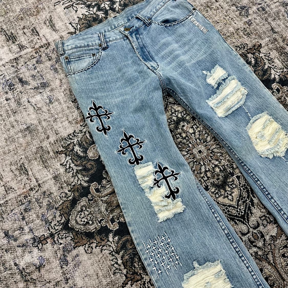 Cross embroidery damaged denim pants 상품이미지2