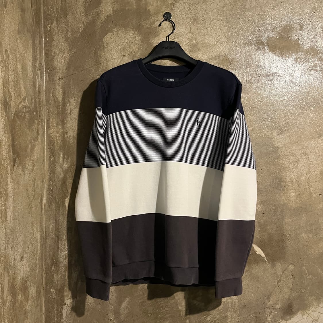 헤지스 맨투맨 상품이미지1