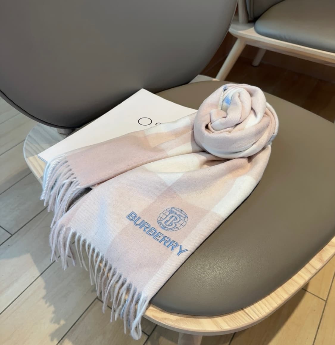 버버리 양면 머플러 램스울 100% 추동 단품
 상품이미지3