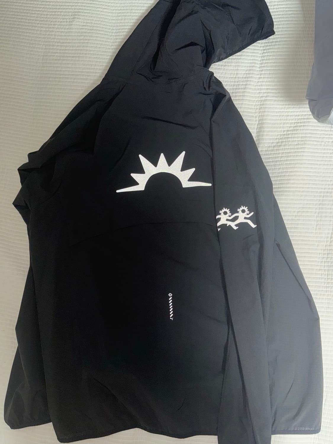 푸마 X 헬로 선라이즈 러닝 자켓 윈드브레이커  상품이미지3