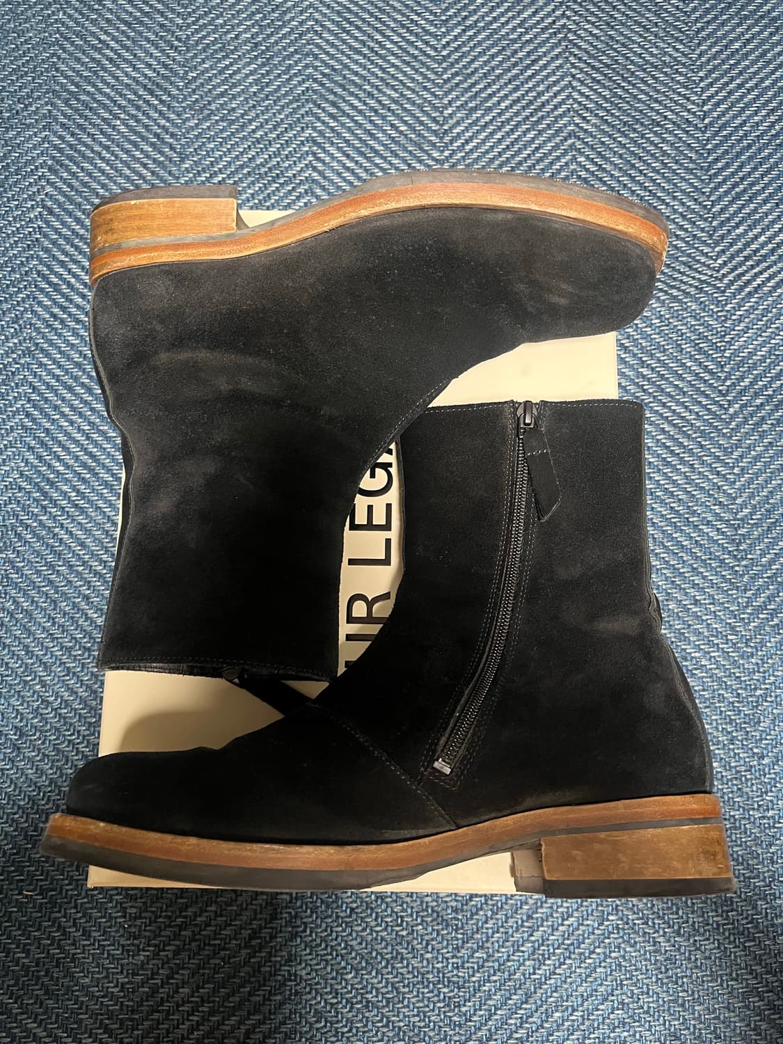 (40) 아워레가시 카미온 스웨이드 블랙 상품이미지1