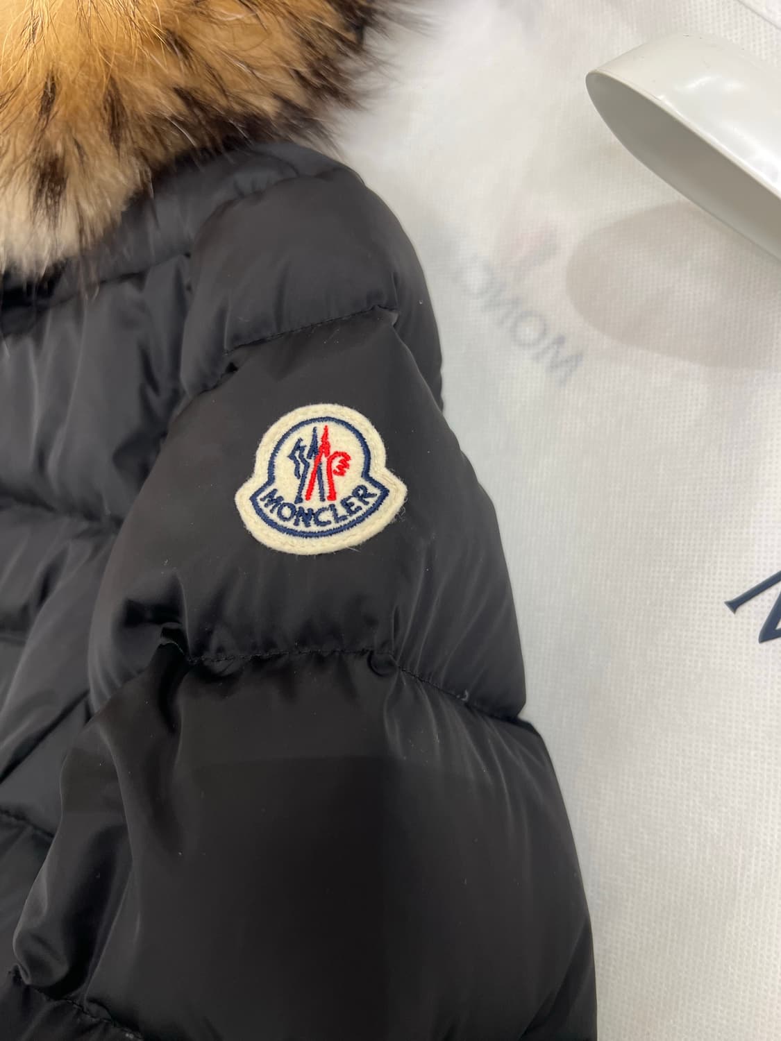 [블랙 1/새상품급] 몽클레어 클로에 여성패딩 블랙 1사이즈 풀구성 상품이미지2