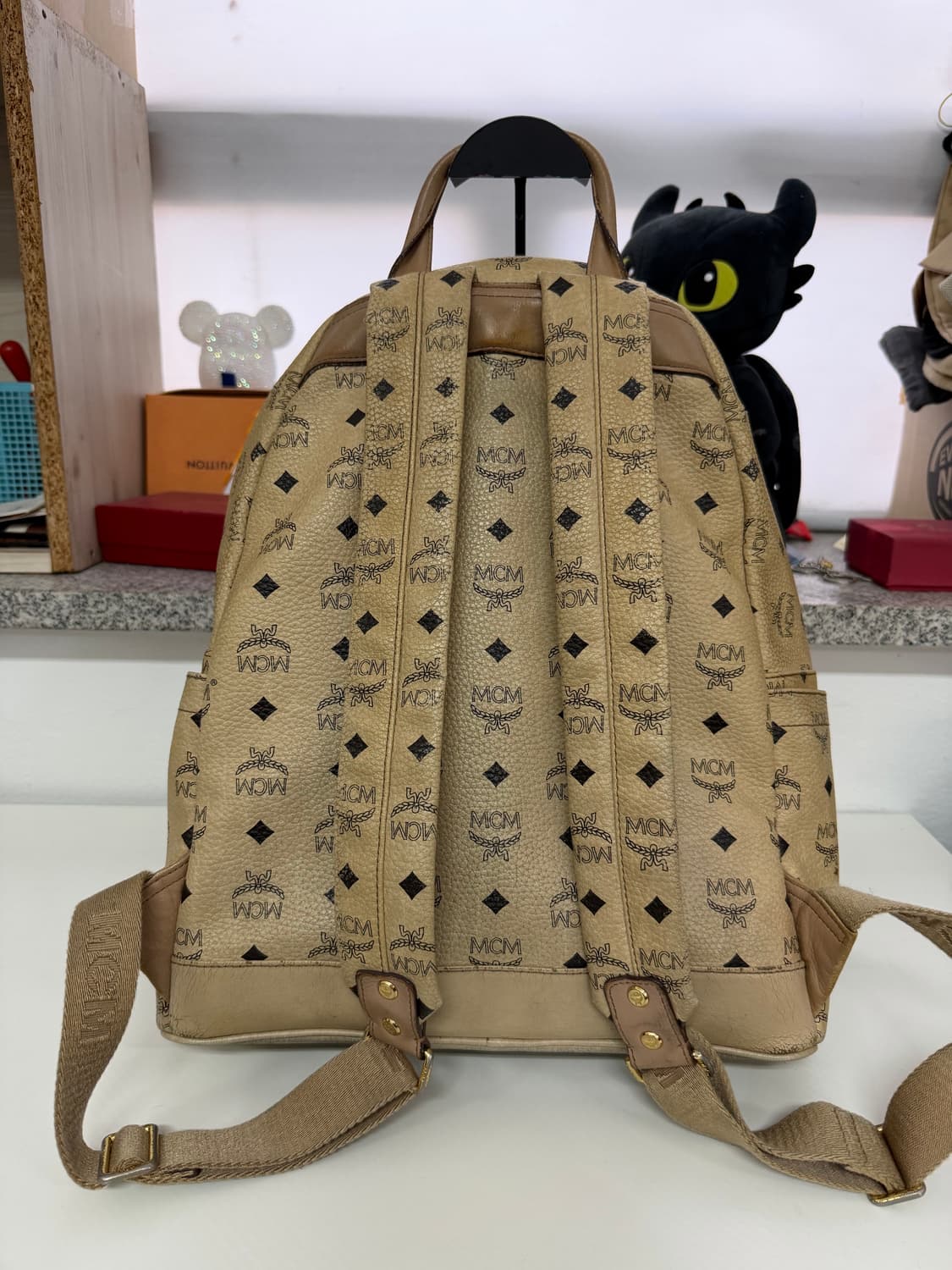 정품) MCM 베이지 비세토스 백팩  상품이미지5