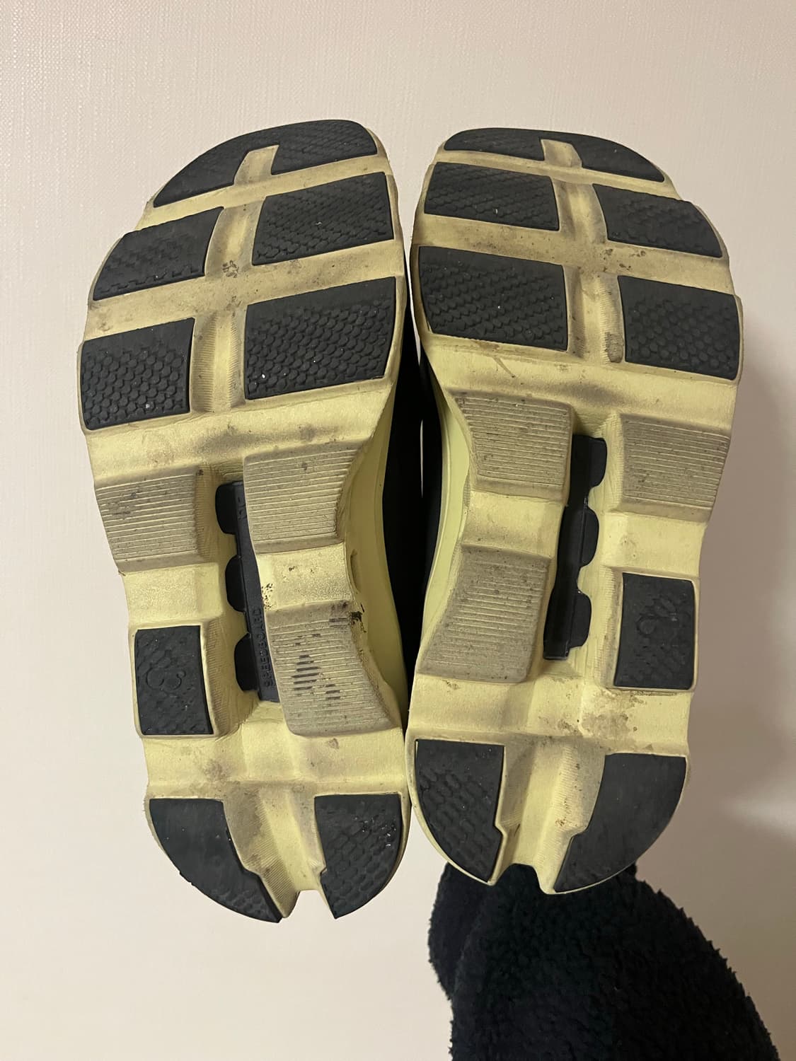 온러닝 클라우드몬스터 265 상품이미지2