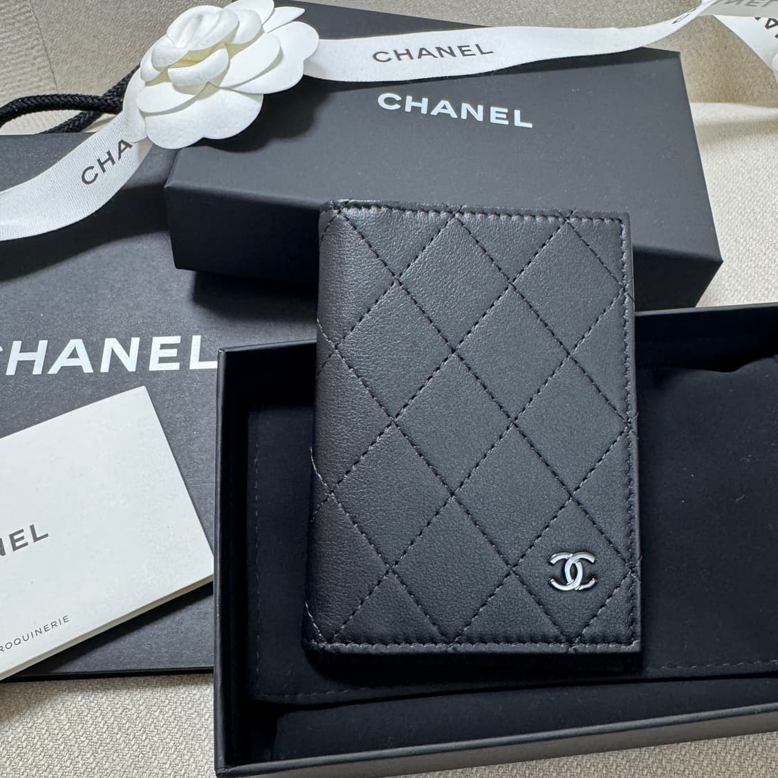 샤넬 클래식 카드지갑 오거나이저 올블랙 새제품 AP3822 상품이미지1