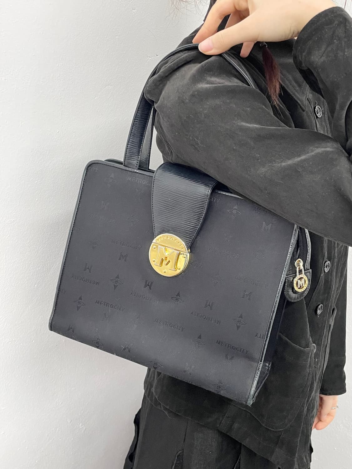 메트로시티 로고 금장 토트백 상품이미지4