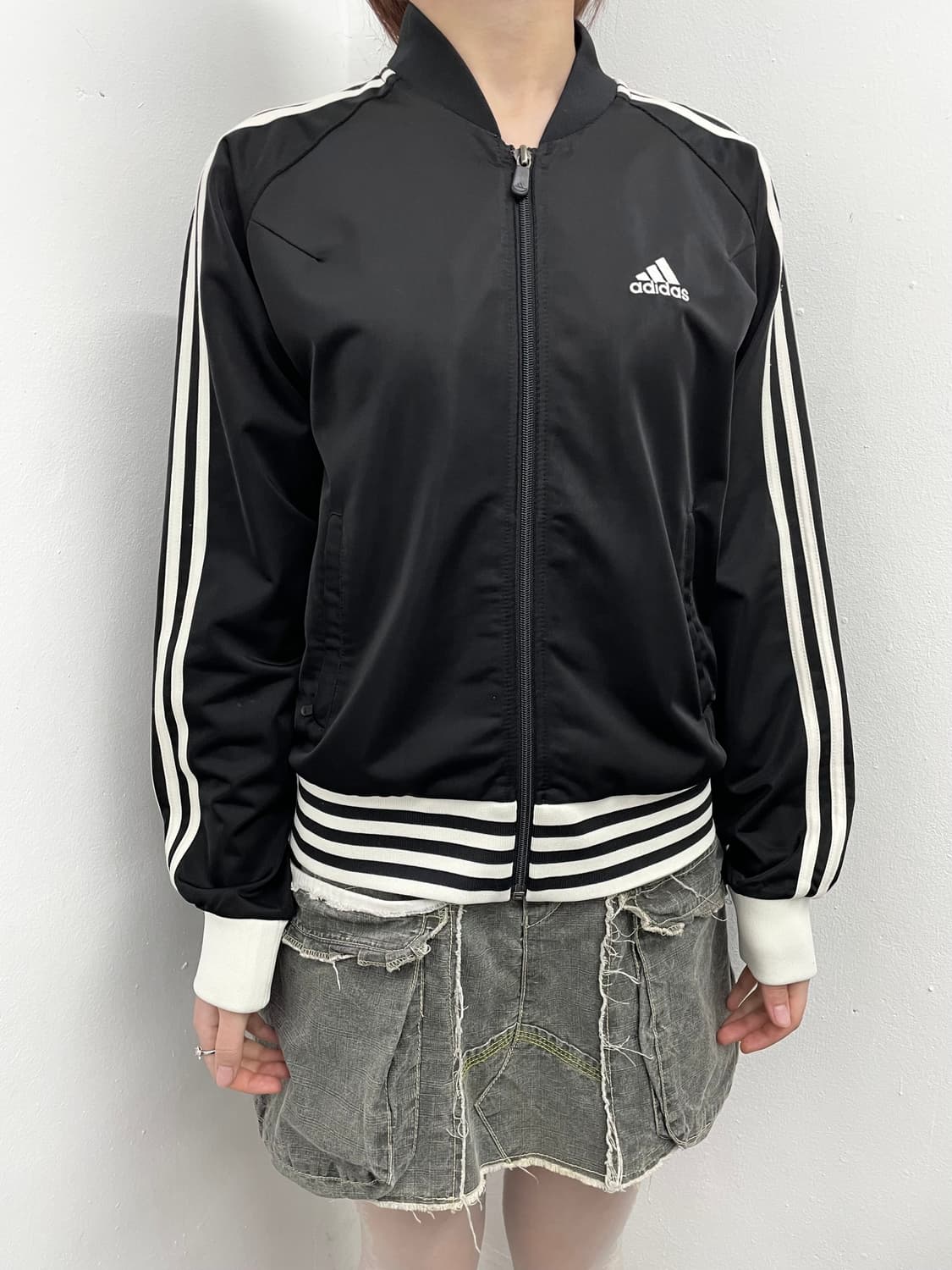 아디다스 검흰 로고 트랙탑 상품이미지4