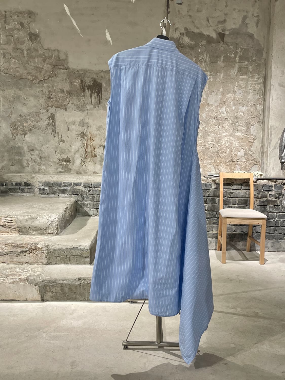 발렌시아가 스카이블루 싱글 포켓 컷 아웃 롱 원피스 상품이미지6