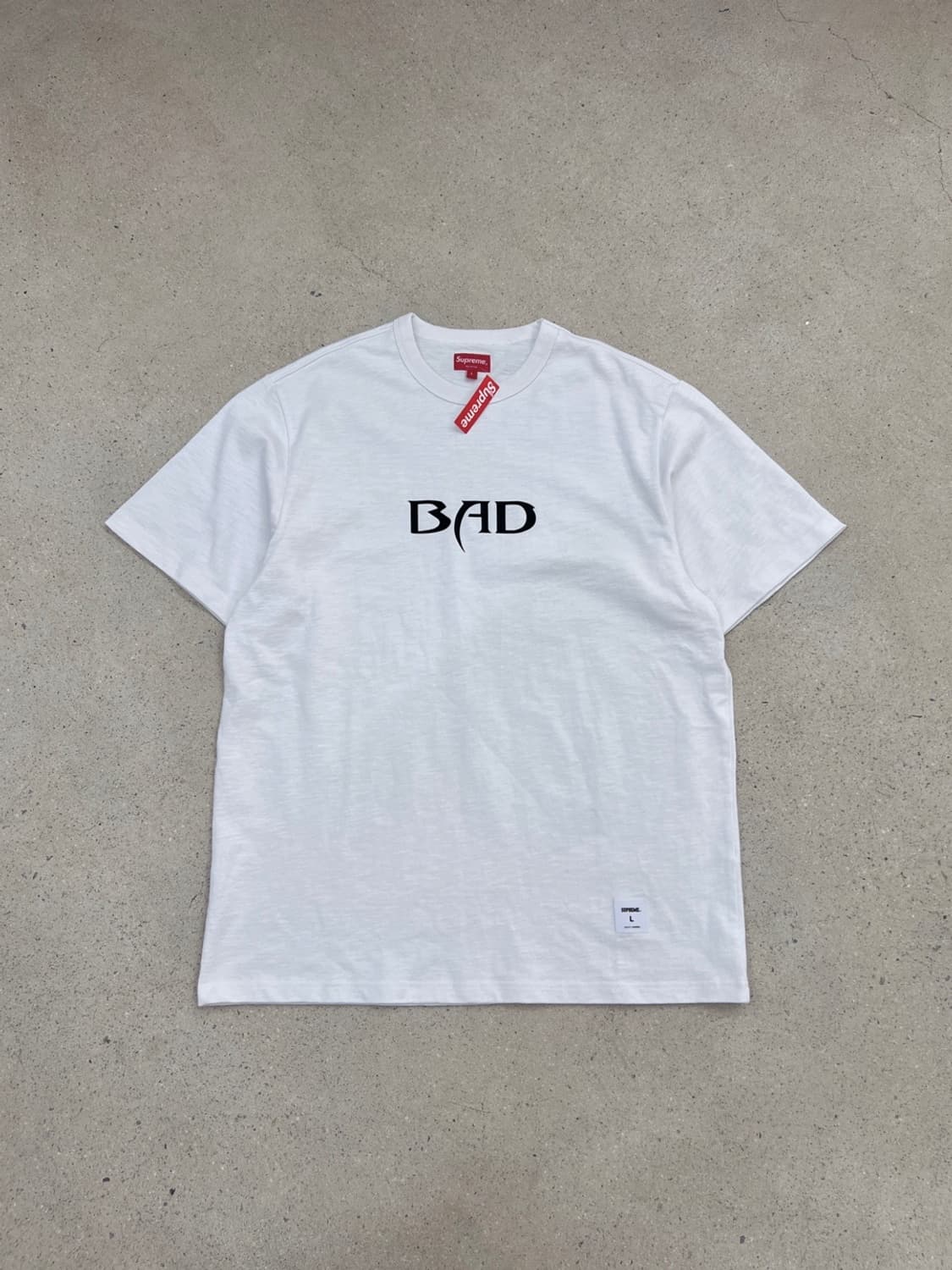 (새상품) 슈프림 22SS BAD 화이트 반팔 티셔츠 상품이미지3