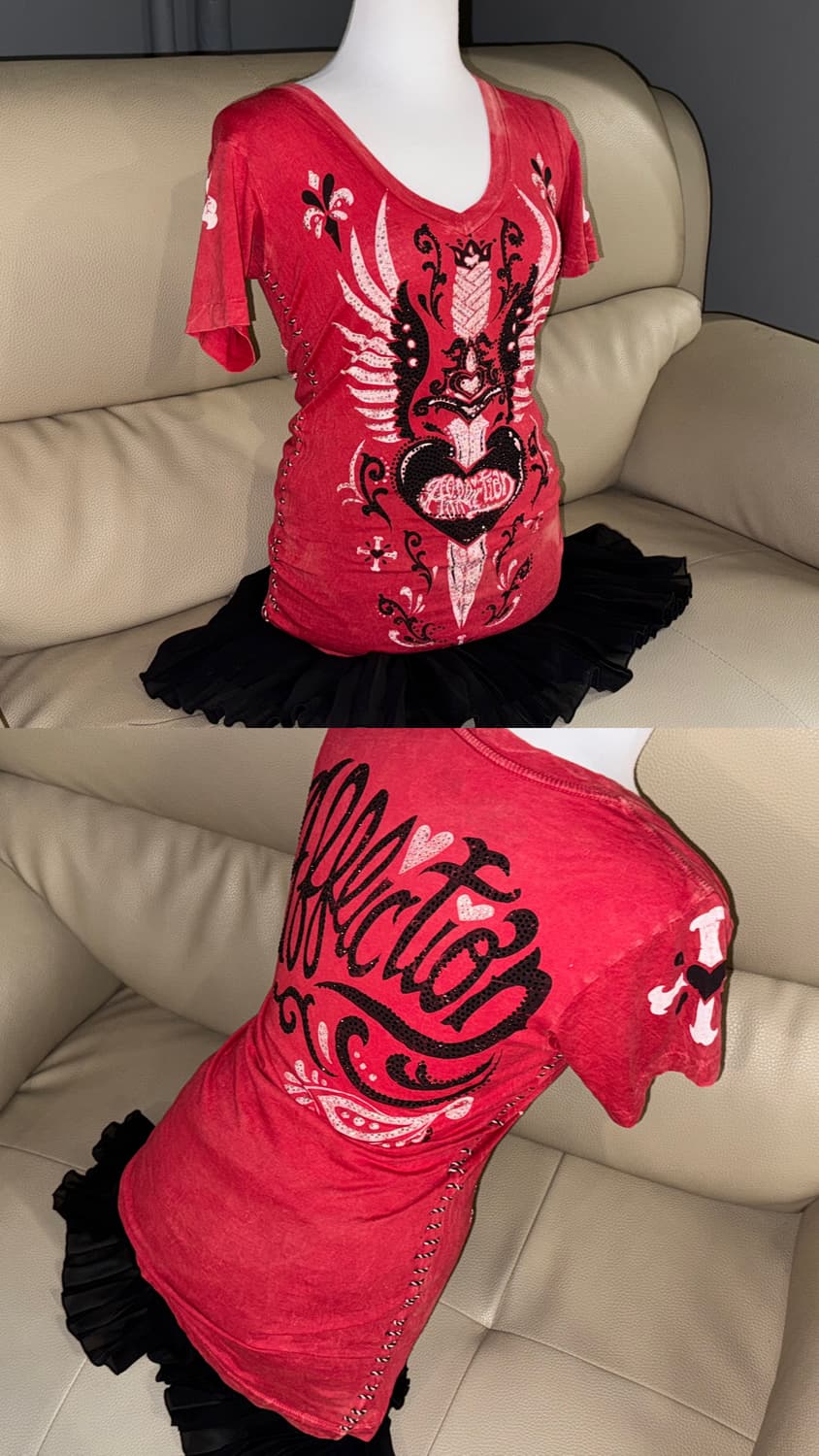 v-neck lettering & printing cubic top 상품이미지1