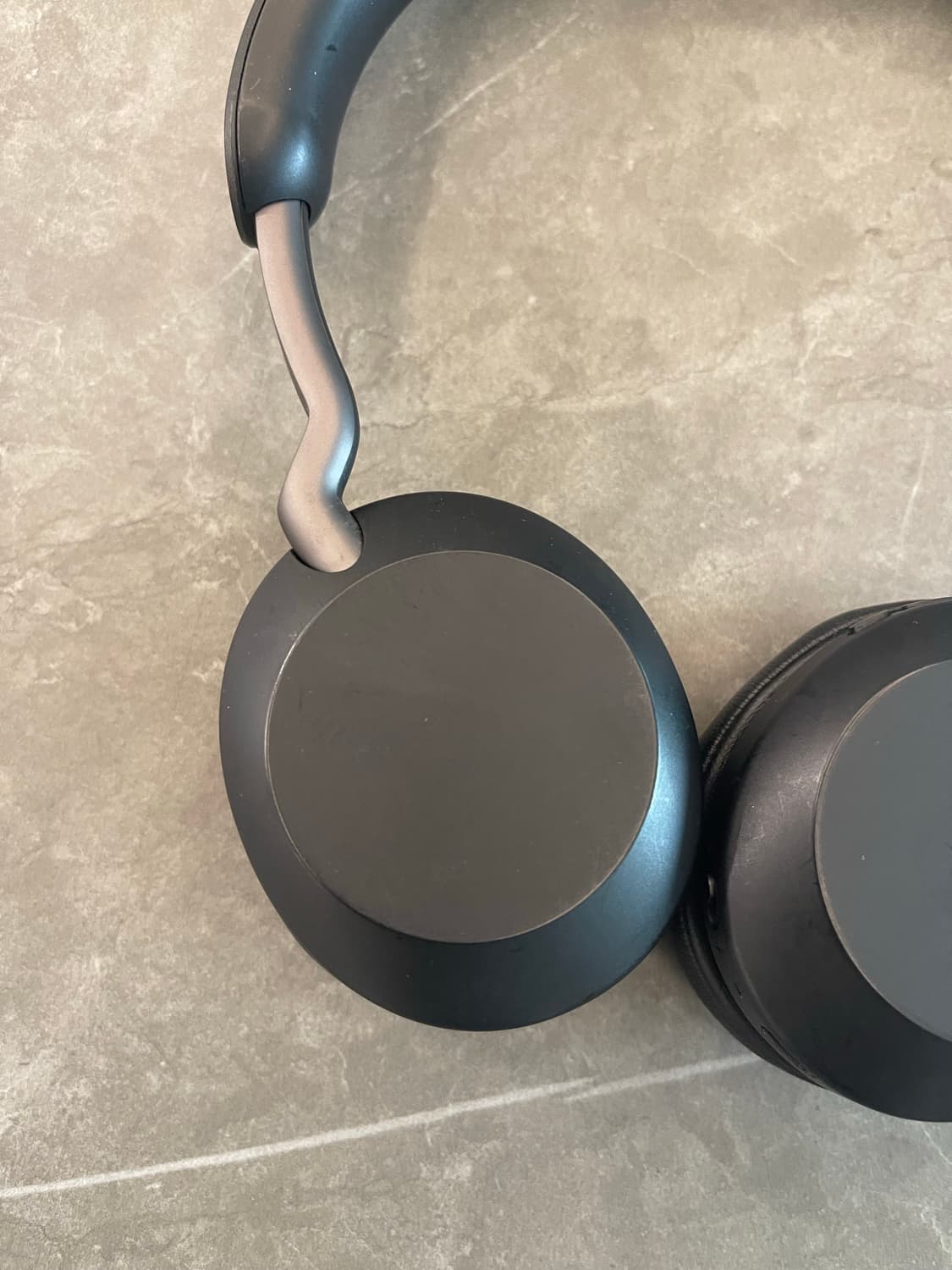Jabra Elite 45h 완전 무선 헤드폰 티타늄 블랙  상품이미지3