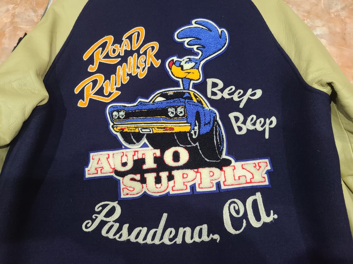 화이츠빌 x 루니툰즈 ROAD RUNNER 바시티자켓 상품이미지2