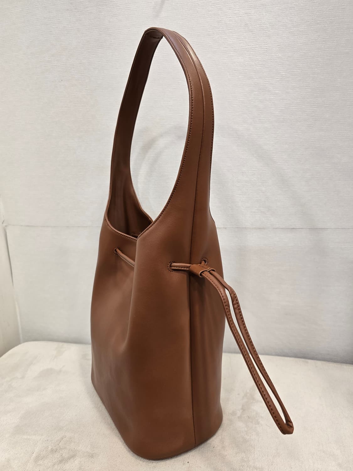 로서울 ROH 멀린 라지 호보백 숄더백 브라운 상품이미지5