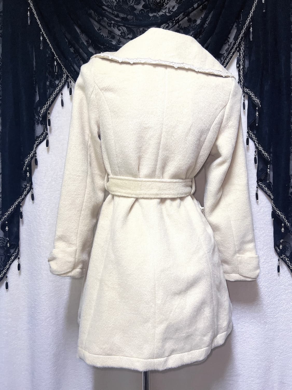 엑시즈팜 라떼갸루 로맨틱 로걀 베이지 레이스 리본 벨트 코트 자켓 핀터 상품이미지9