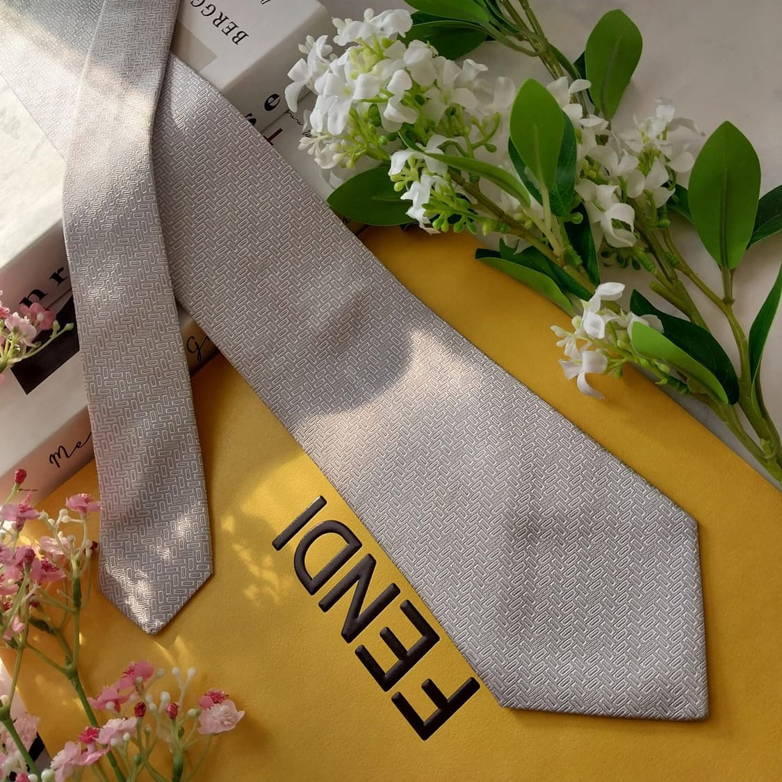 펜디 실크 주카 자카드 넥타이 9.2cm A+~A등급 K1853
 상품이미지3