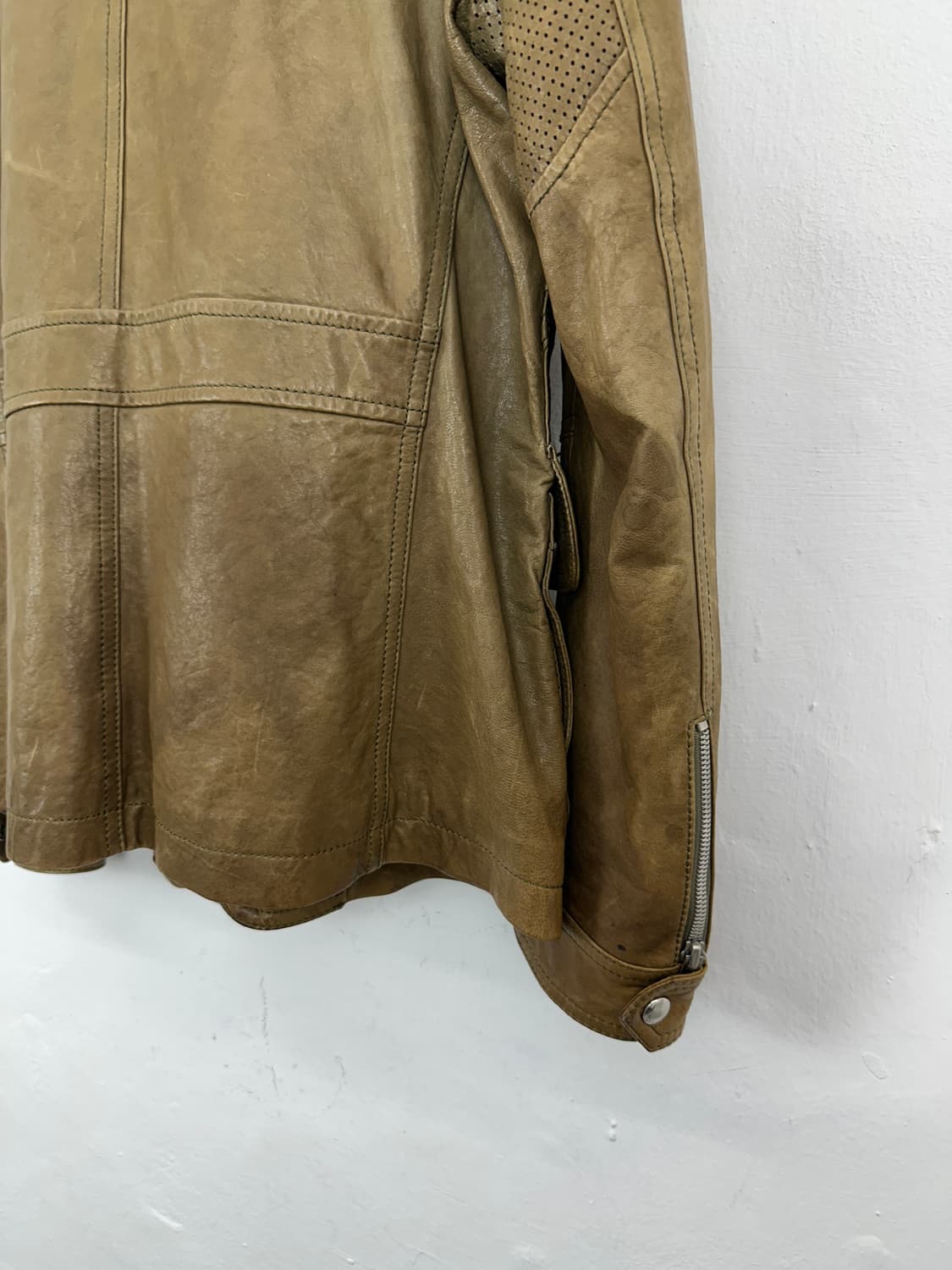Lambskin Asymmetric Zip Leather Jacket  상품이미지10
