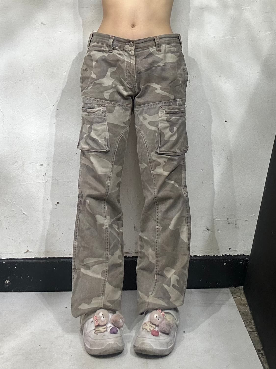 부츠컷 일본 빈티지 베이지 러스티 밀리터리 카모 플레어진 카고 팬츠  상품이미지2