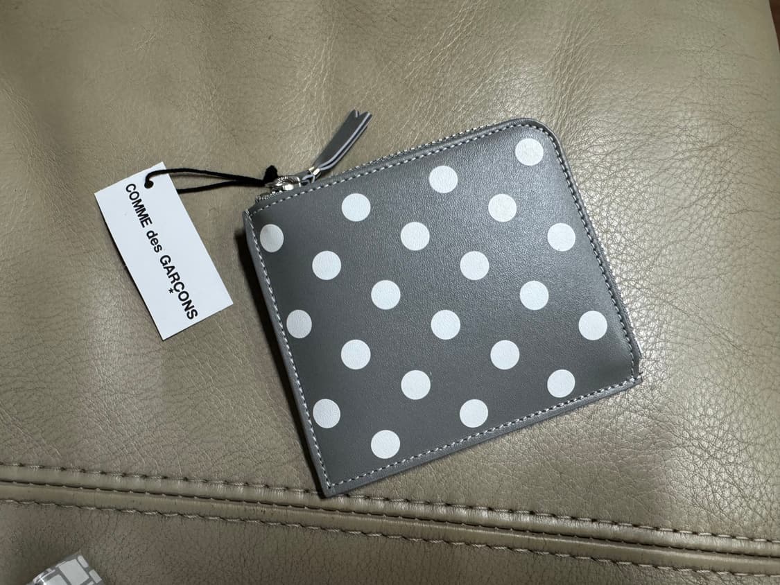 comme des garcons 도트 지퍼 월렛 상품이미지2