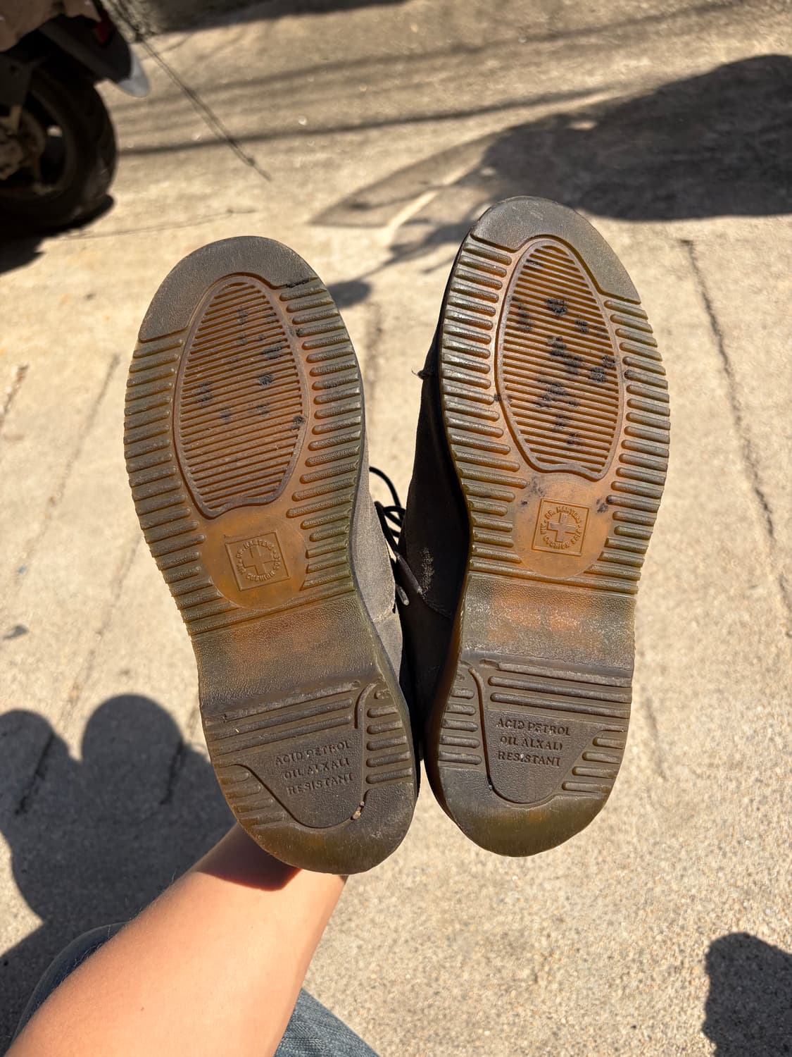 230) Dr. Martens 브라운 스웨이드 레이스업 부츠  상품이미지9