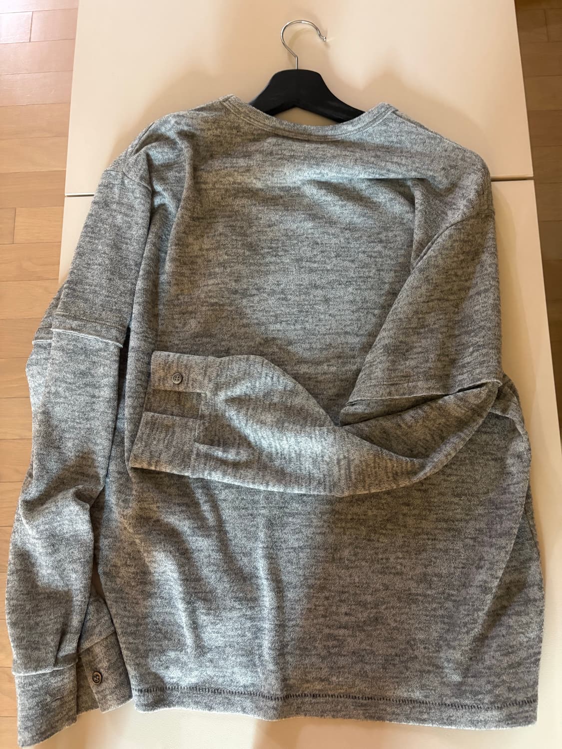 해칭룸 그레이 롱슬리브 상품이미지2