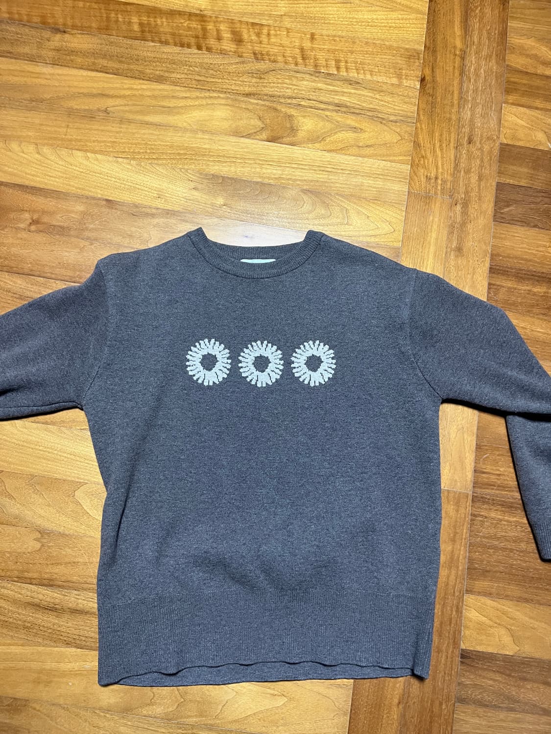 999휴머니티 로고 크루넥 니트 브라운 s 사이즈/ 네고 가능 상품이미지3