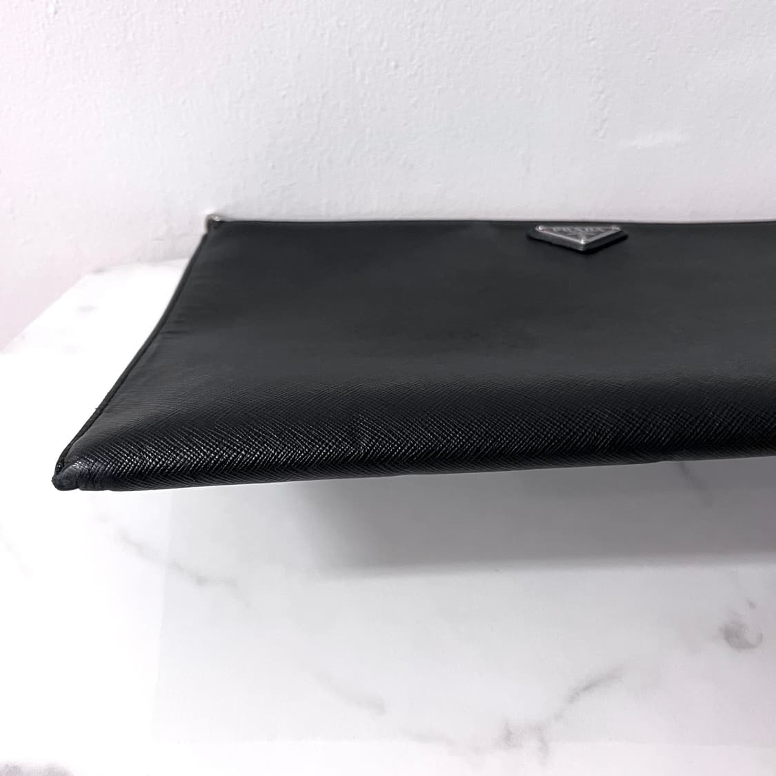 [A급/정품] 프라다 삼각로고 클러치 백 블랙 상품이미지8