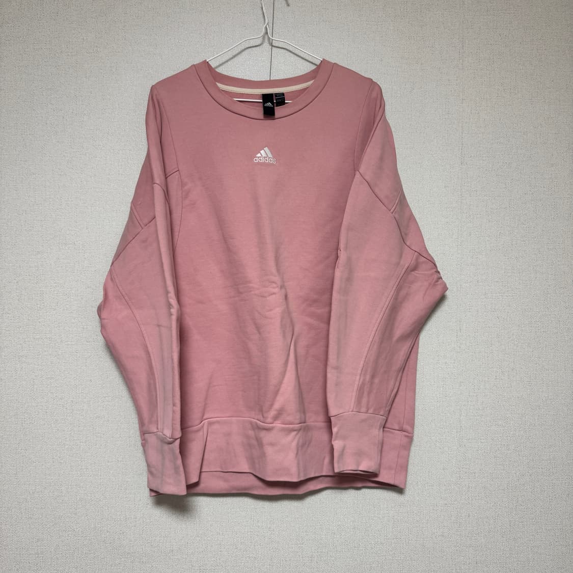 아디다스 핑크 맨투맨 3XL 팝니다! 상품이미지1