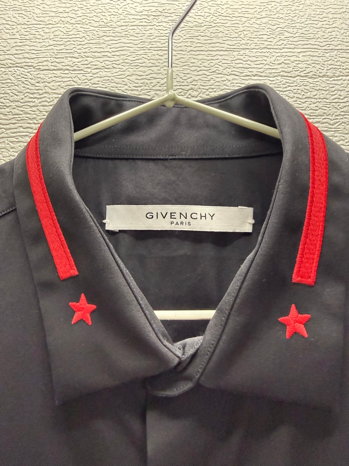 지방시 블랙 셔츠 레드 포인트 상품이미지2