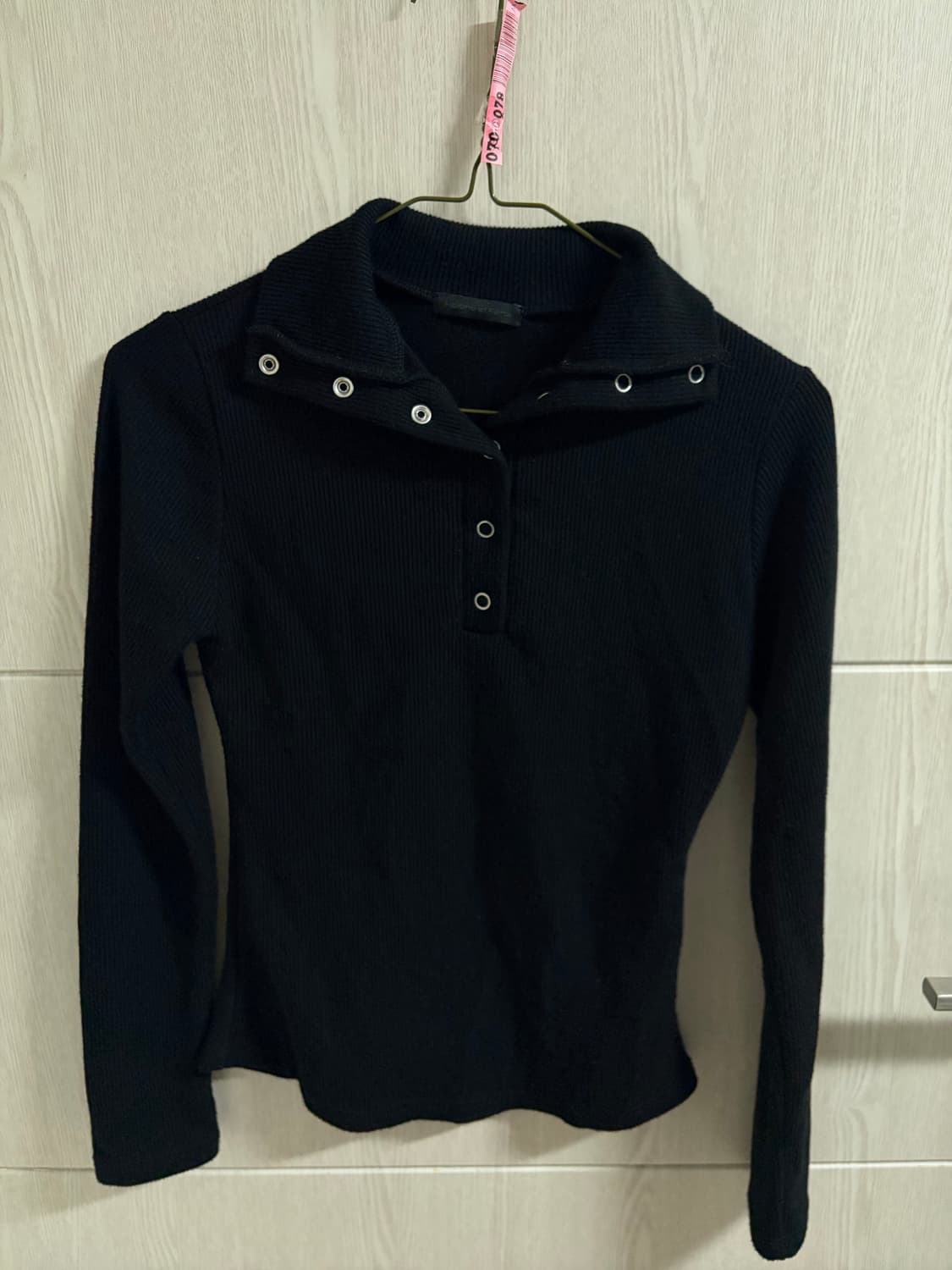 헬레네파리스 스냅 터틀넥 긴팔티 상품이미지7