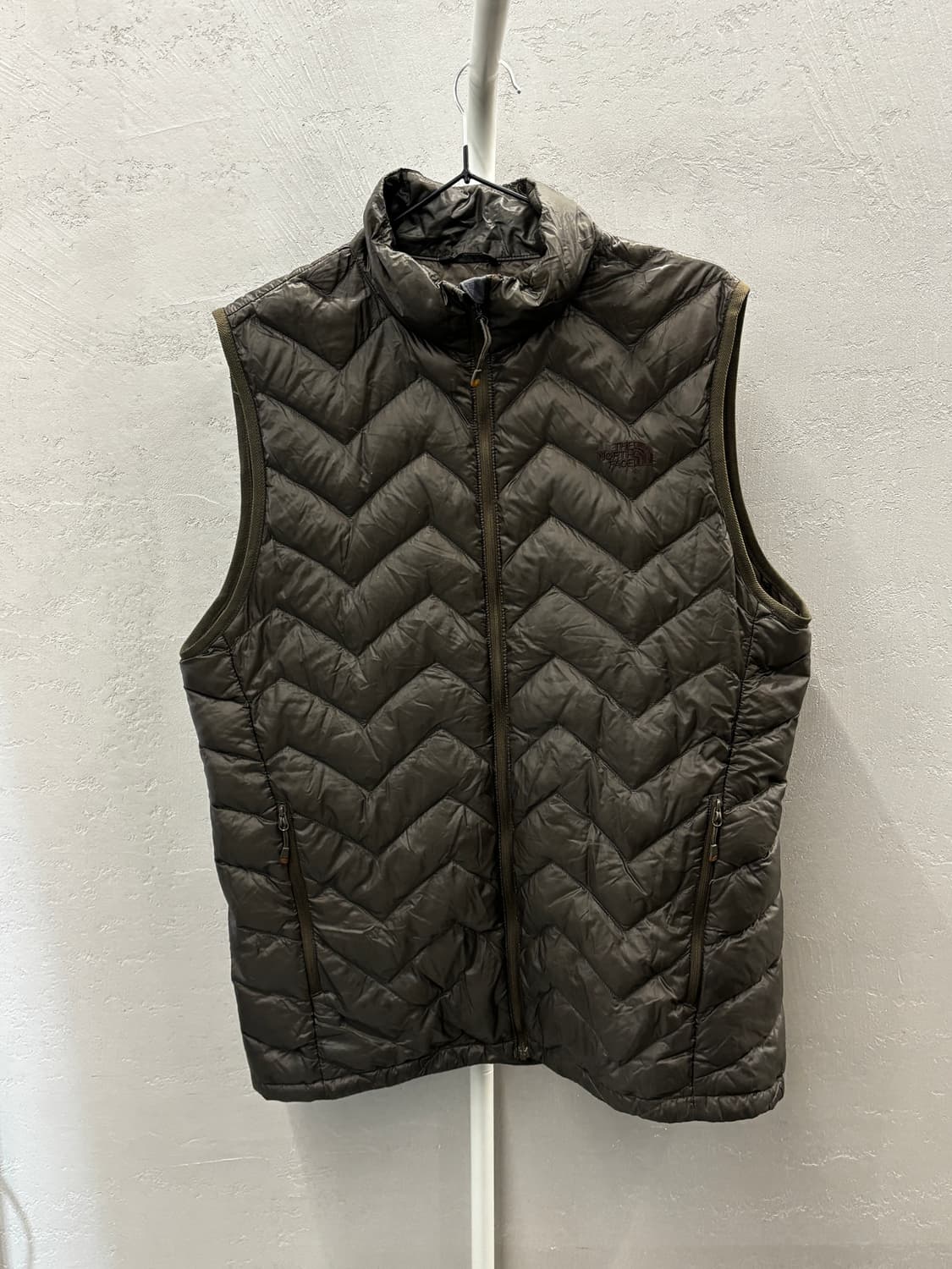 노스페이스 쉐브론 퀼팅 패딩조끼 L 상품이미지2