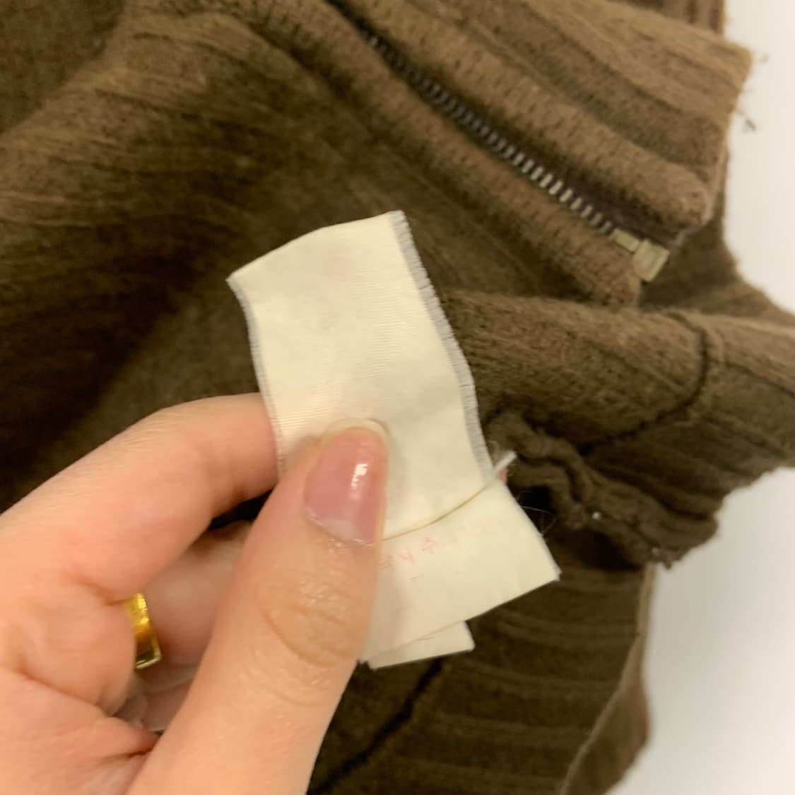 게스 브라운 골지 니트 집업 상품이미지5