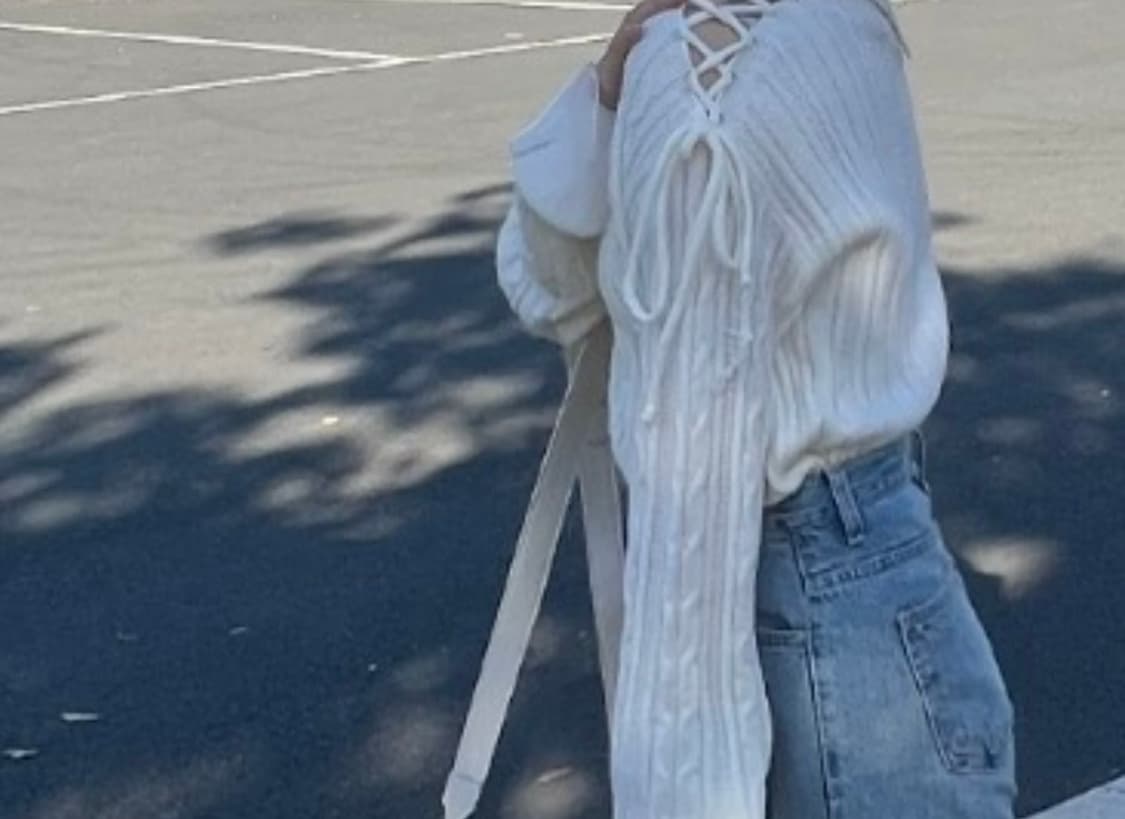 클라우드이모션 원숄더 니트 상품이미지2