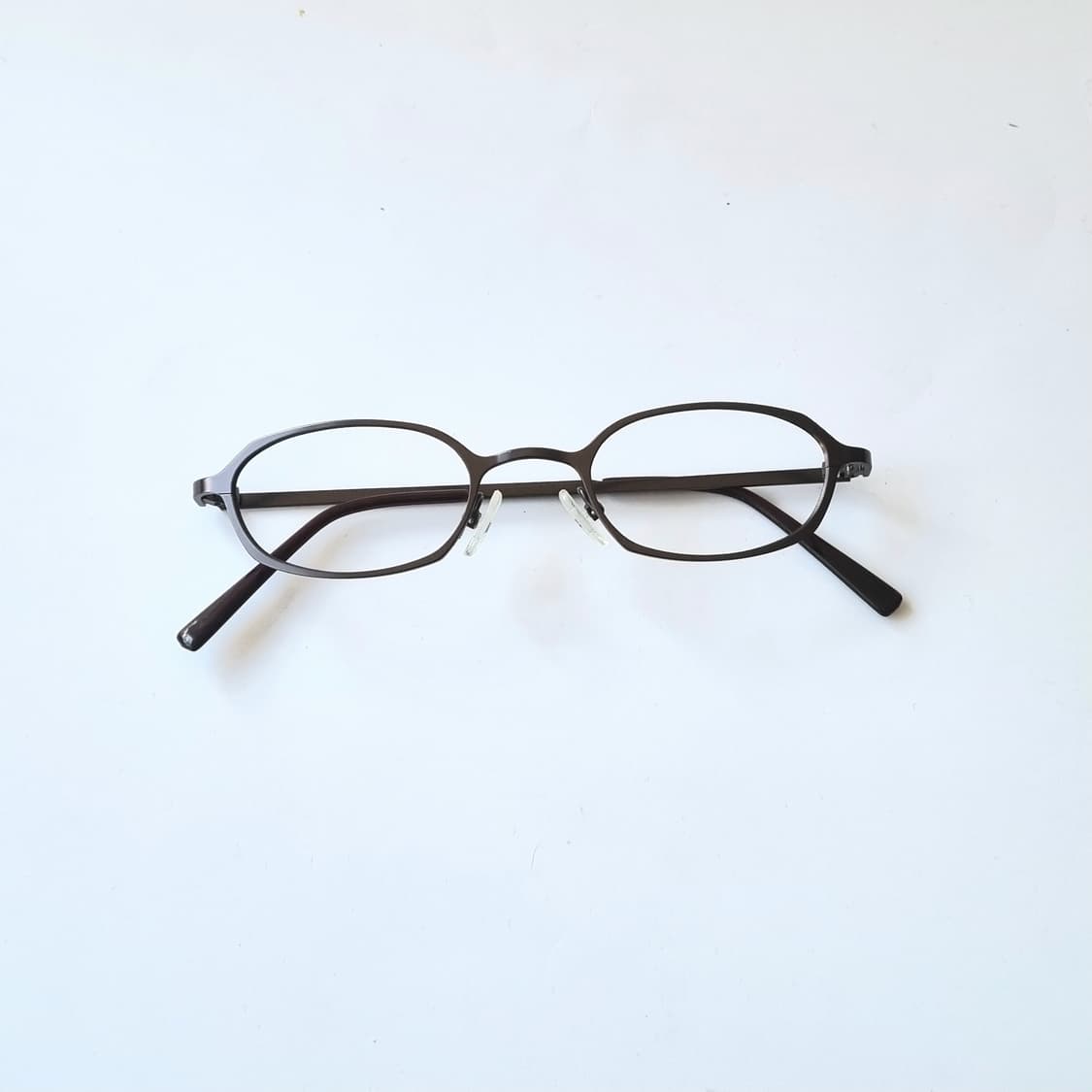 데드스탁 내구성이 좋은 오벌형 안경테 539 상품이미지1
