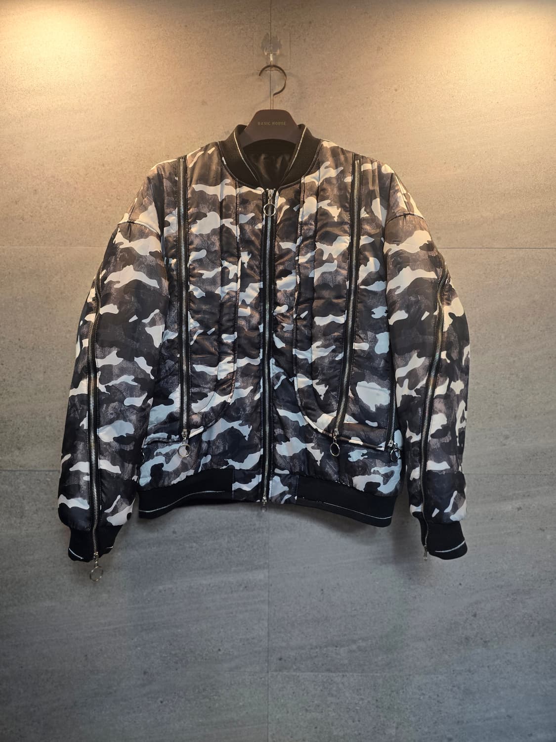 초력셔리 카모플라쥬. 봄버 자켓. 상품이미지1