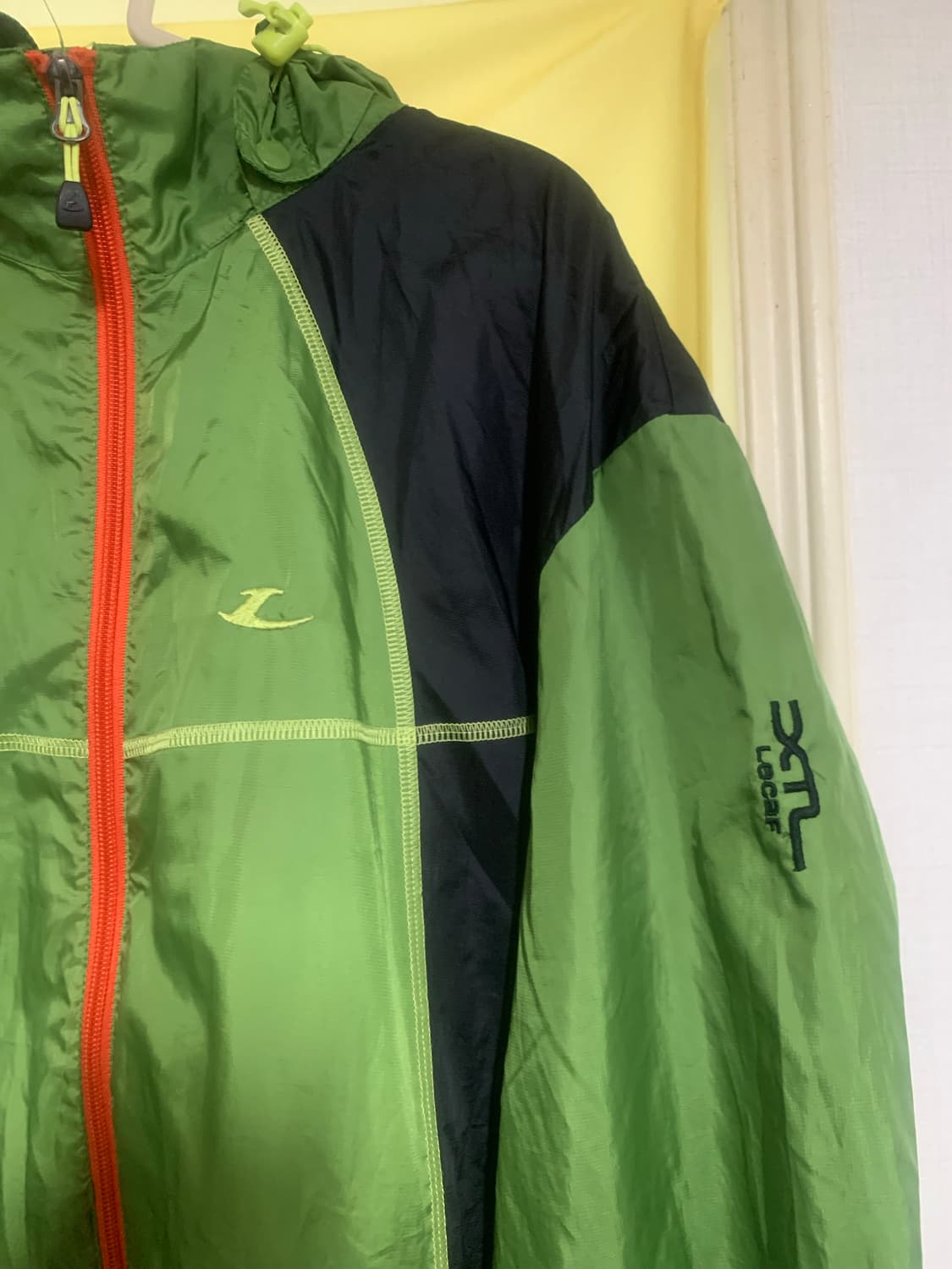 르까프 봄여름 바람막이 105 판매 합니다 상품이미지2