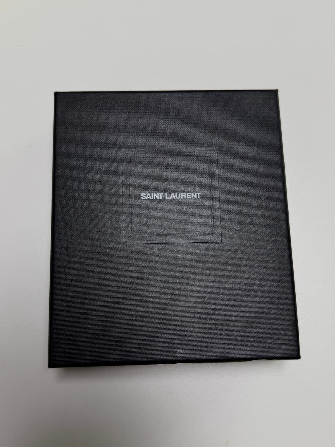 생로랑 그란 드 뿌드르 모노그램 반지갑 블랙  상품이미지7