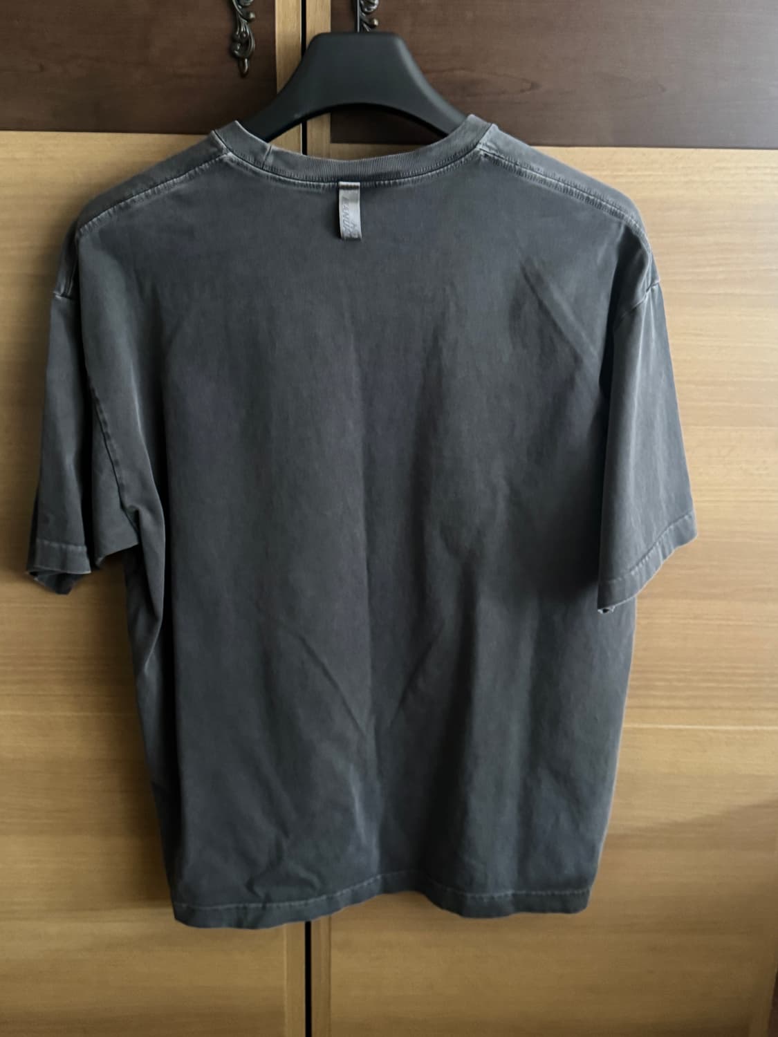 노매뉴얼 블랙 레터 티셔츠 (차콜) M 상품이미지6