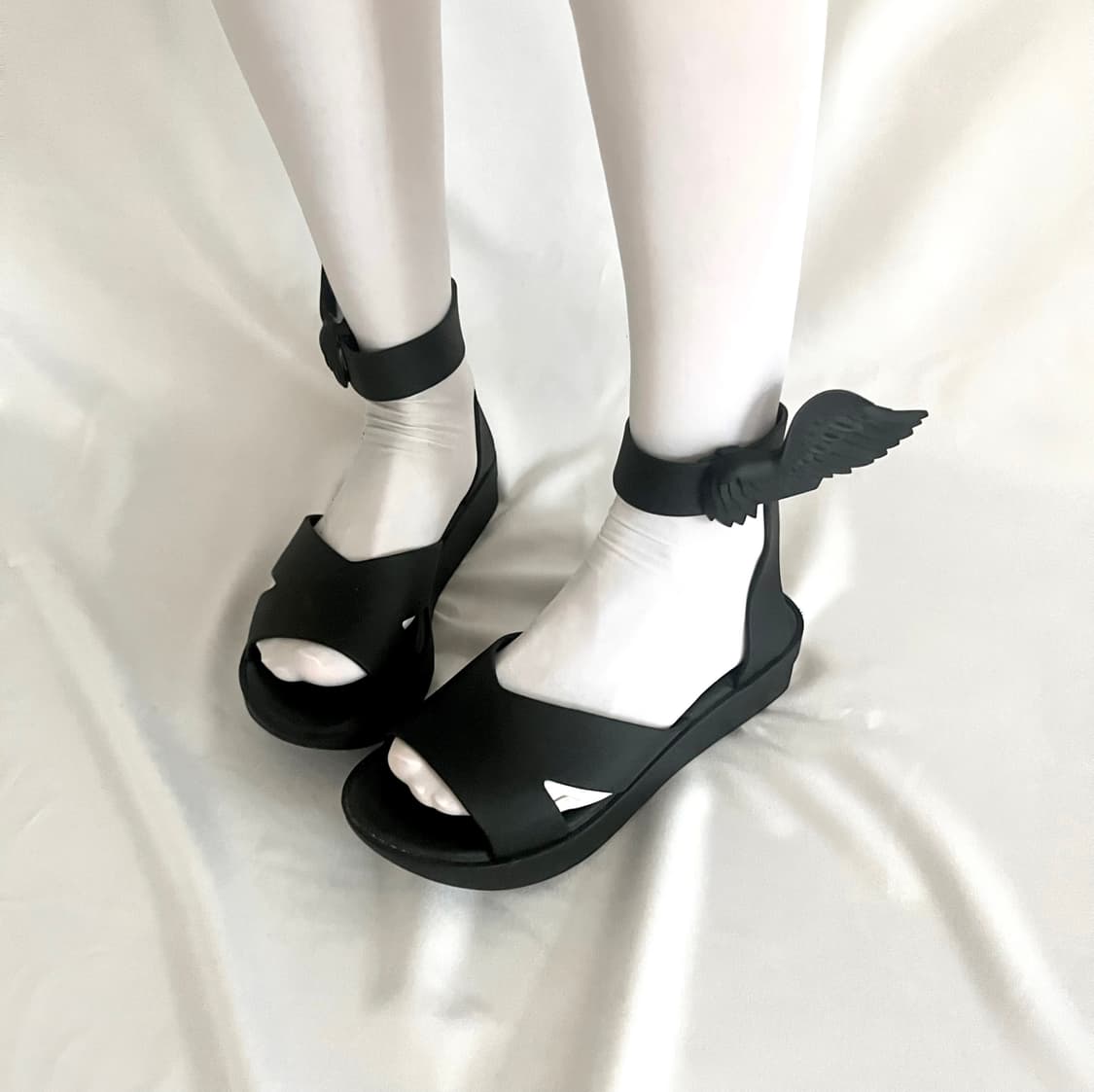 Vivienne angel wing 🪽shoes 상품이미지3