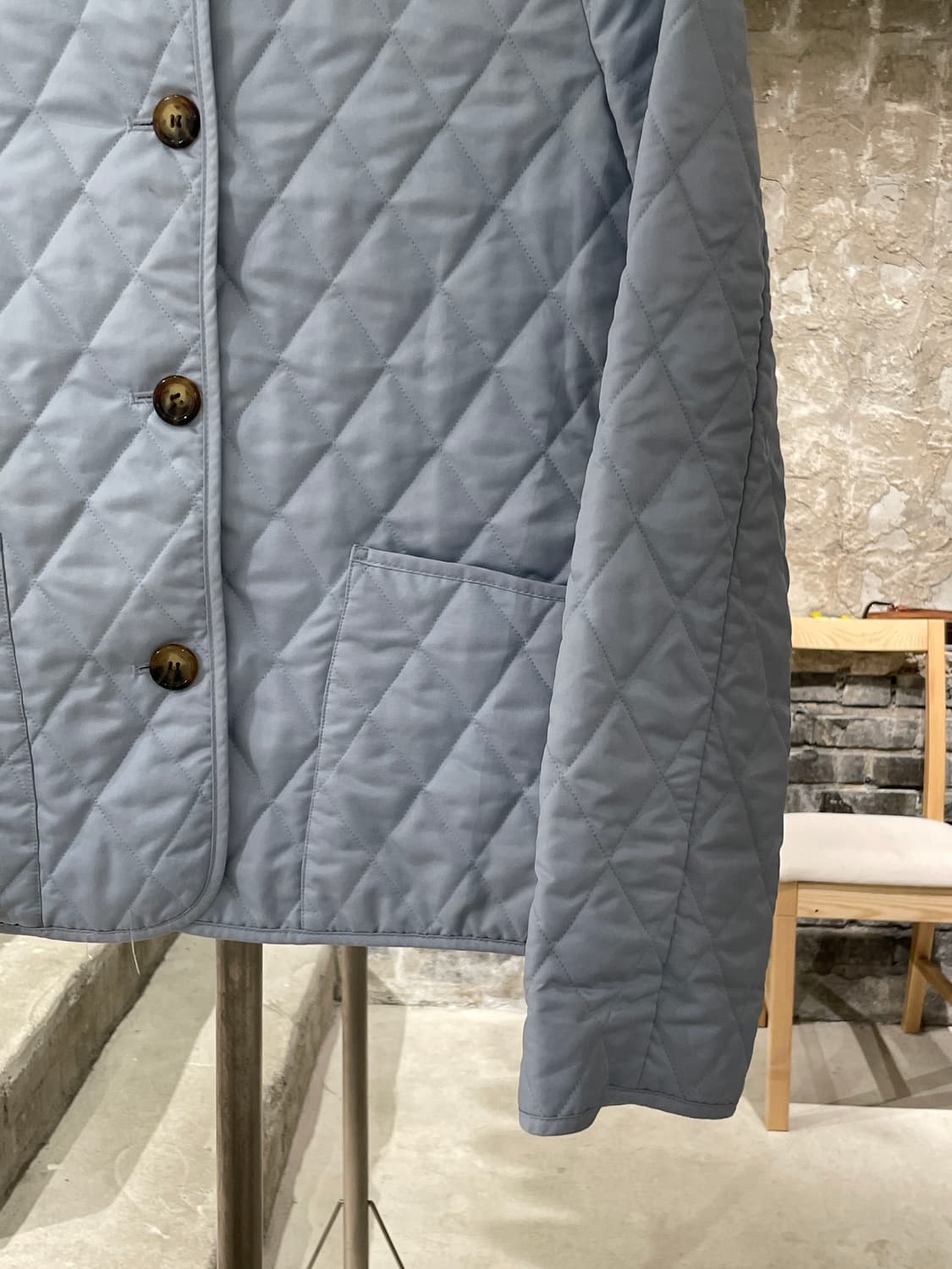 버버리 스카이 블루 버튼 퀼팅 자켓 상품이미지5