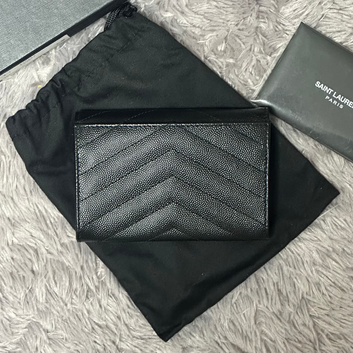 [풀구성] 입생로랑 마틀라세 엔벨로프 중지갑 블랙 상품이미지2