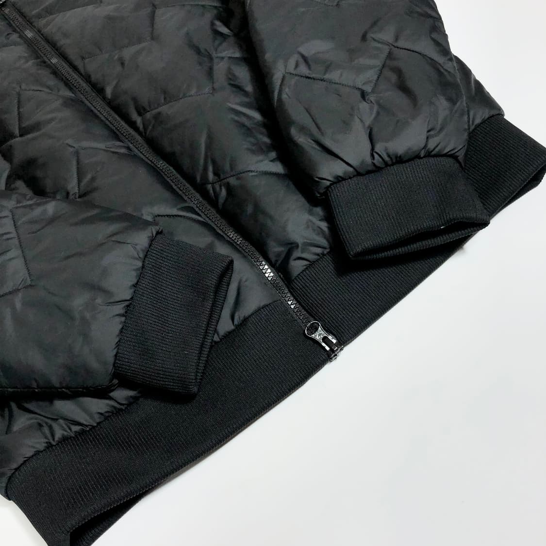 아디다스 퀄팅 누빔 경량패딩 m 상품이미지4