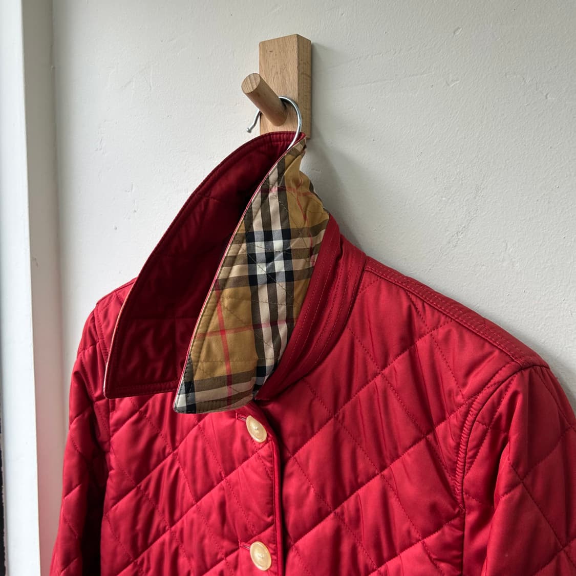 16422 - 버버리 레드 퀄팅 자켓 상품이미지3