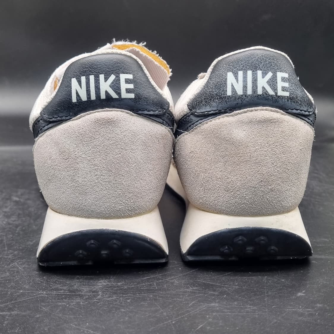 나이키 테일윈드79 흰검스니커즈 240 상품이미지4