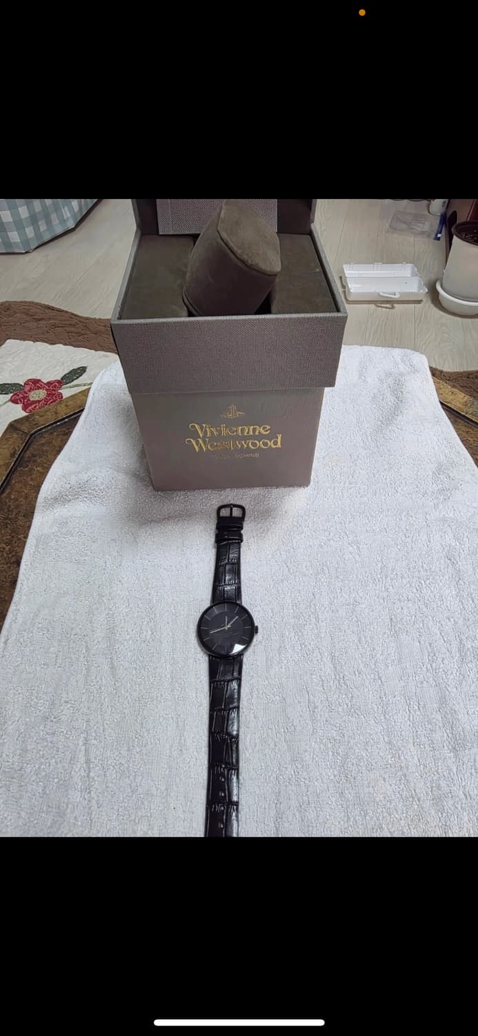 비비안웨스트 우드 블랙 가죽 시계 풀박스 상품이미지2