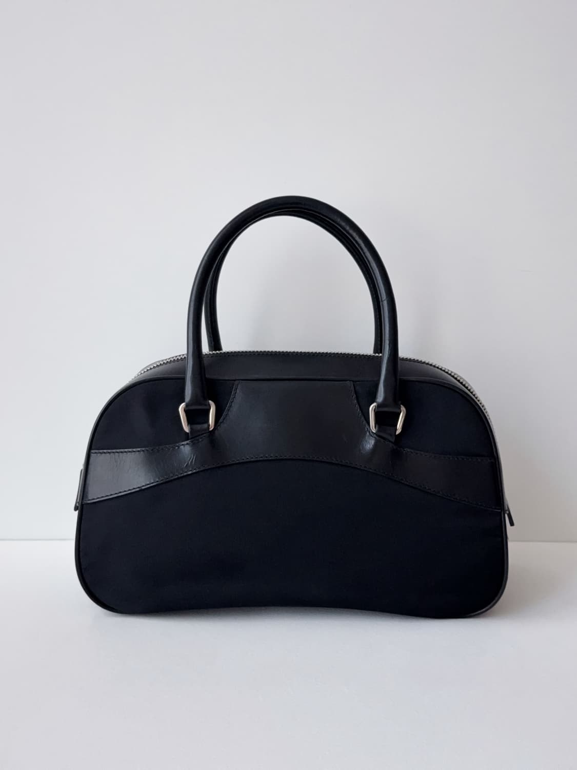 프라다 사이드 로고 볼링백 보스턴백 상품이미지3